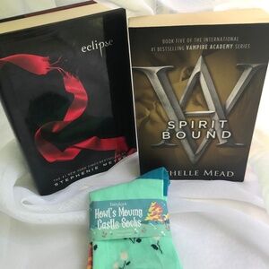 Eclipse (Twilight) HARDCOVER | Spirit Bound PAPERBACK| Howl's Moving Castle Sock